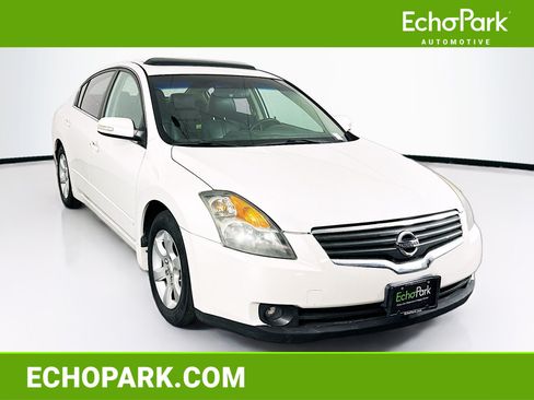 Used 2008 Nissan Altima 3.5 SL w/ Technology Pkg FWD image 1
