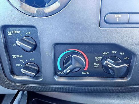 Used 2014 Ford E-350 and Econoline 350 Extended Super Duty w/ Power Group image 42