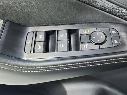 Certified 2023 Nissan Rogue SV FWD image 18