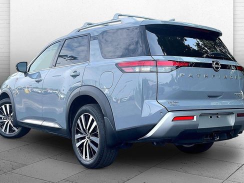 Used 2025 Nissan Pathfinder Platinum AWD/4WD image 11