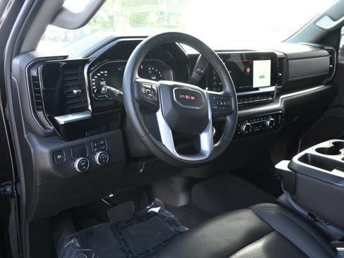 Used 2025 GMC Sierra 1500 SLT RWD image 12