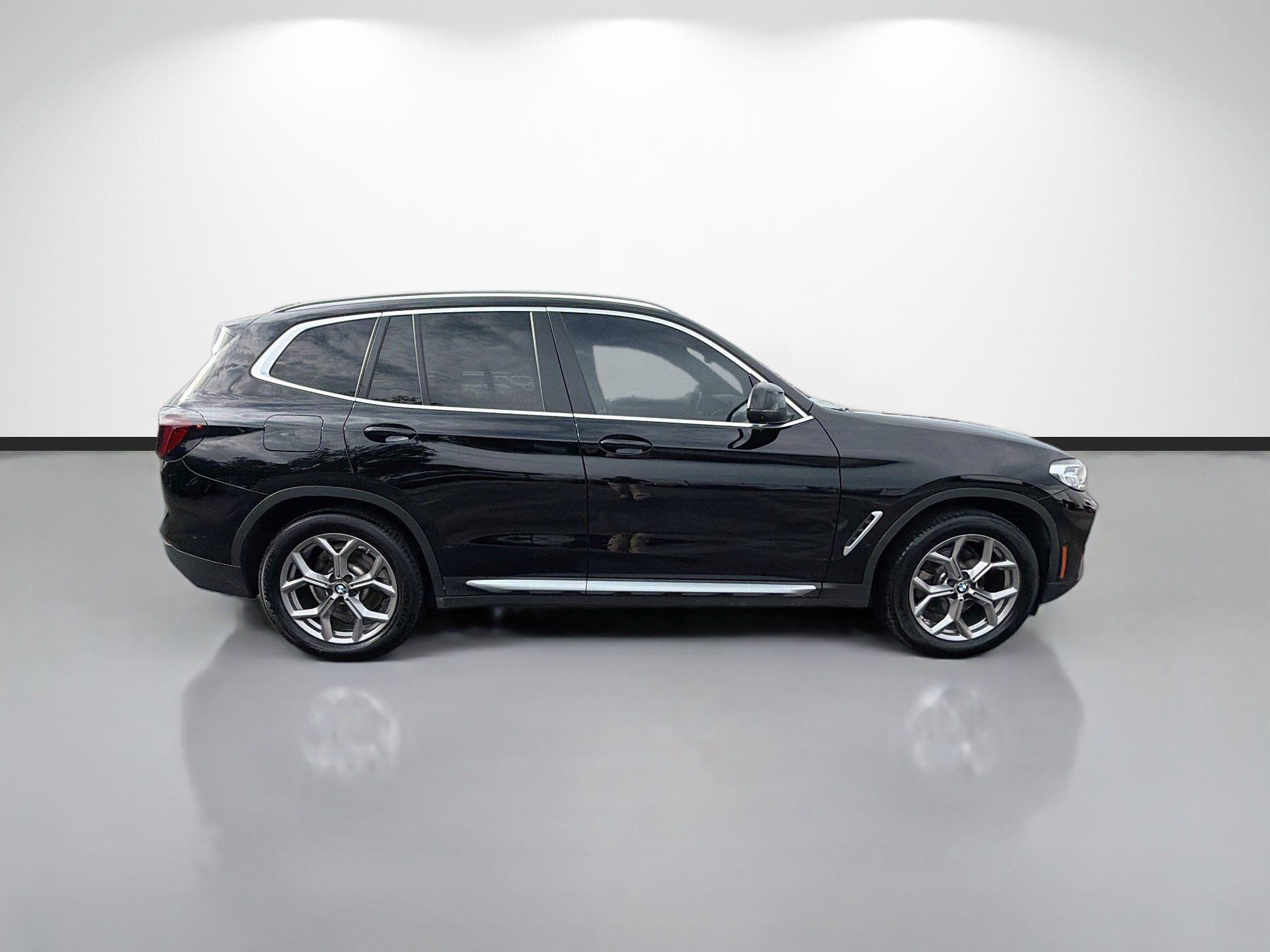 Used 2023 BMW X3 xDrive30i w/ Premium Package w/ZPA AWD/4WD image 6