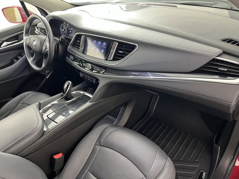 Used 2020 Buick Enclave Essence w/ Sport Touring Edition image 27