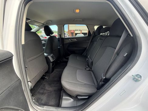 Used 2025 Kia Sportage LX FWD image 25