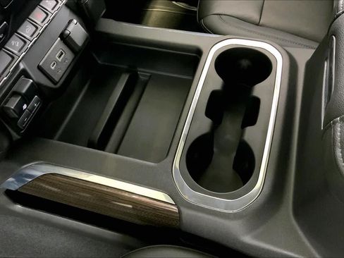Used 2022 Chevrolet Silverado 1500 LT Trail Boss w/ Convenience Package II AWD/4WD image 16