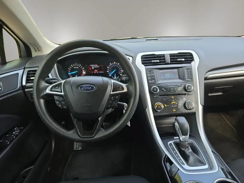 Used 2014 Ford Fusion SE FWD image 13