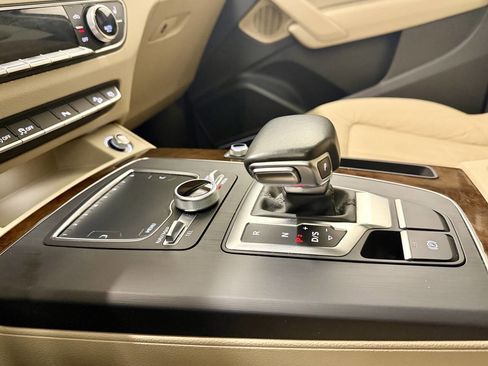 Used 2018 Audi Q5 2.0T Premium Plus w/ Premium Plus Package image 37