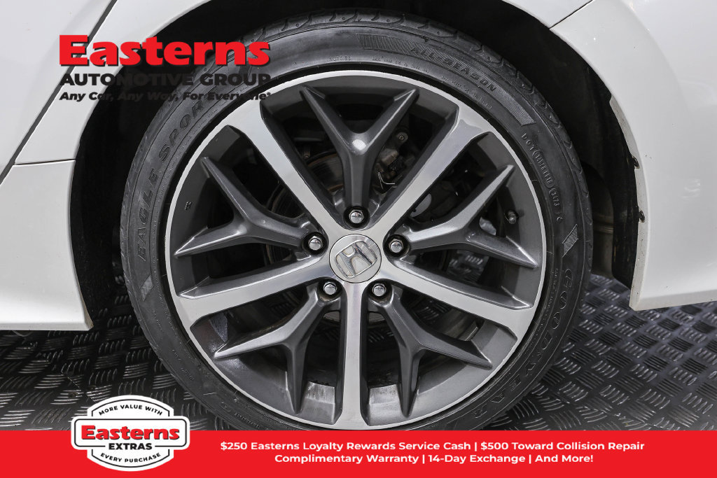Used 2022 Honda Civic Touring image 9