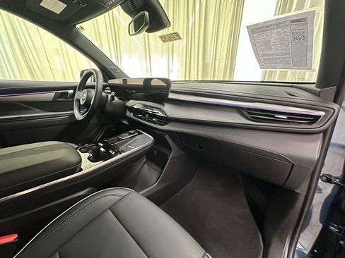 Certified 2025 Buick Enclave Preferred image 17