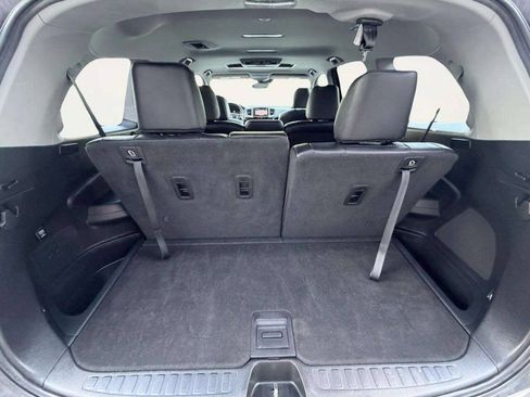 Used 2018 Honda Pilot Touring image 5