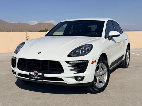 Used 2017 Porsche Macan AWD/4WD image 7