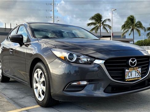 Used 2017 MAZDA MAZDA3 Sport FWD image 3