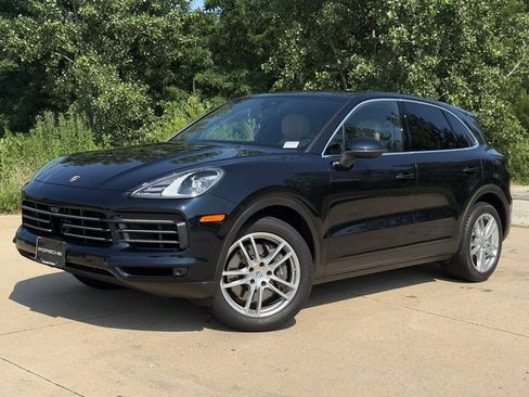 Certified 2023 Porsche Cayenne AWD/4WD image 1