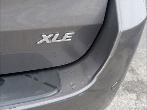 Used 2015 Toyota Sienna XLE Premium FWD image 23