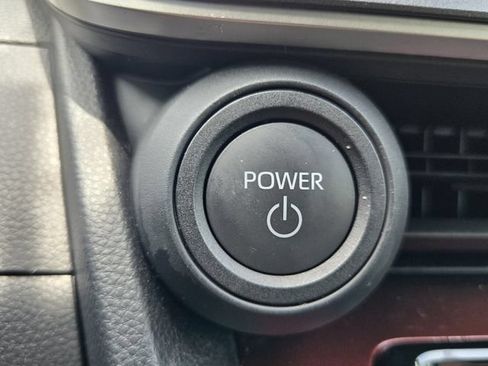 Used 2025 Toyota Prius Plug-In Hybrid FWD image 23