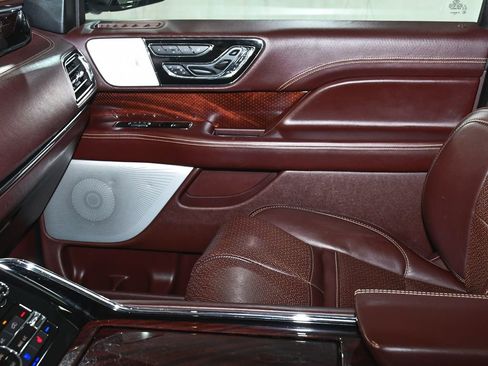 Used 2018 Lincoln Navigator Black Label w/ Cargo Package AWD/4WD image 52