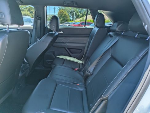 Used 2021 Volkswagen Atlas Cross Sport SE FWD image 13