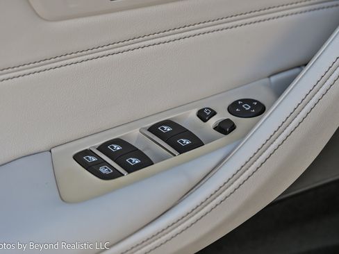 Used 2022 BMW 540i xDrive w/ Executive Package image 24