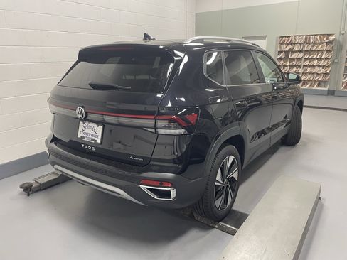 New 2025 Volkswagen Taos SE image 2