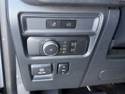 Used 2022 Ford Expedition Limited image 40