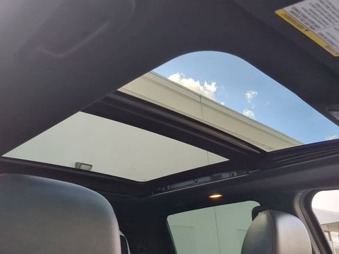 Used 2020 Nissan Titan PRO-4X w/ Pro-4x Convenience Package image 20