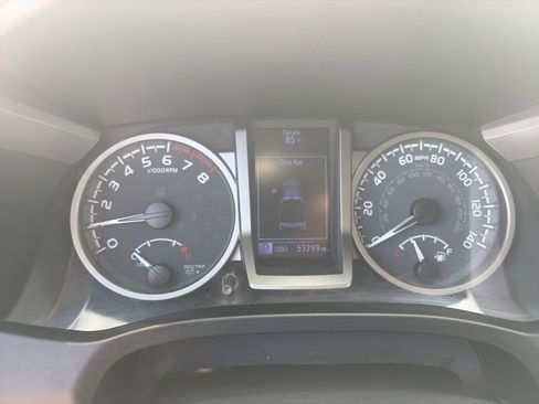 Used 2020 Toyota Tacoma SR5 AWD/4WD image 17