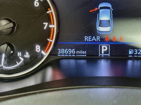 Used 2025 Nissan Altima 2.5 SV FWD image 19