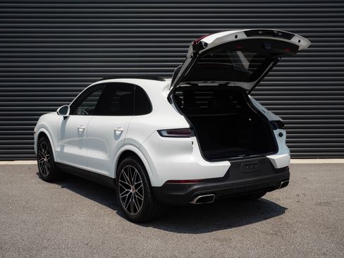 Certified 2026 Porsche Cayenne AWD/4WD image 33