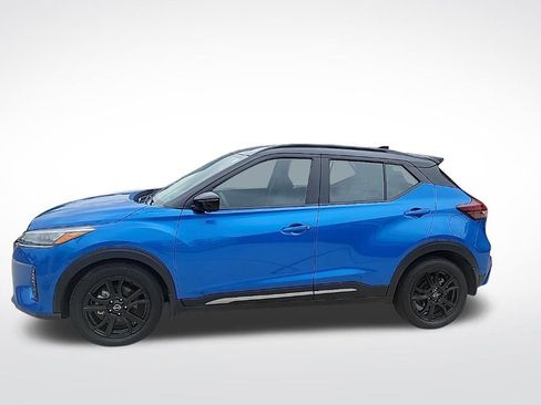 Certified 2024 Nissan Kicks SR image 2