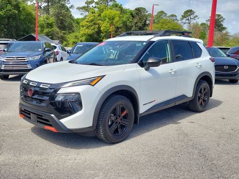 Used 2025 Nissan Rogue SV image 5