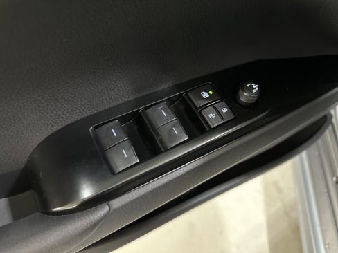 Used 2026 Toyota Camry SE image 18