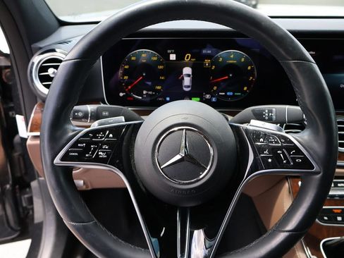 Used 2023 Mercedes-Benz E 450 4MATIC Sedan image 32
