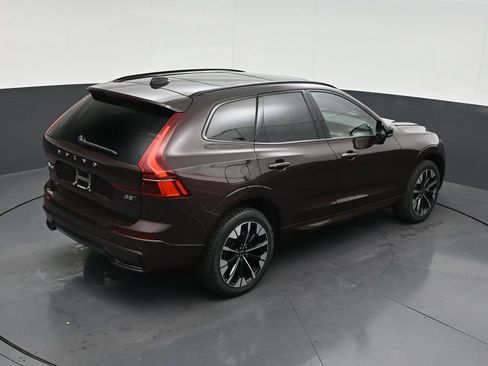 Used 2026 Volvo XC60 B5 Plus AWD/4WD image 19