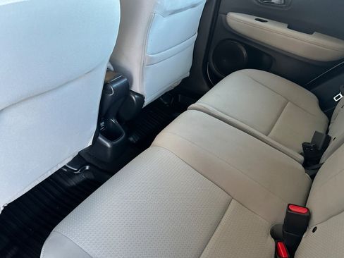 Used 2020 Honda HR-V LX image 12