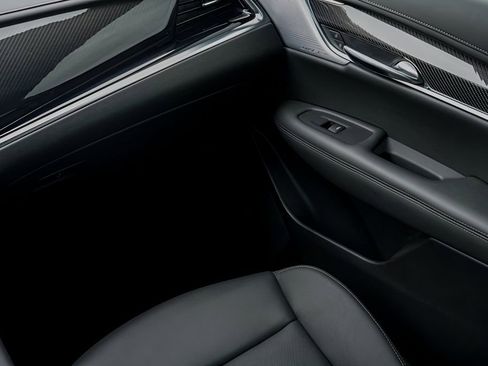 New 2025 Cadillac XT6 Sport w/ Technology Package image 24