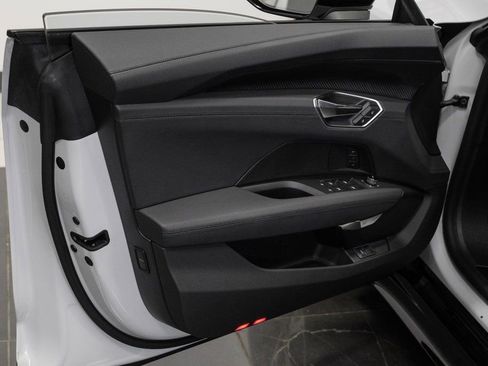 Used 2024 Audi e-tron GT Prestige image 43