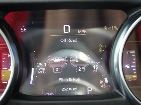 Used 2023 Jeep Wrangler Unlimited Sahara w/ Cold Weather Group AWD/4WD image 24