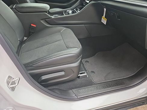 New 2026 Jeep Grand Cherokee Altitude AWD/4WD image 74