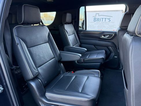 Used 2023 Chevrolet Suburban Premier AWD/4WD image 31