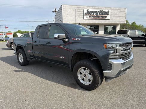 Used 2020 Chevrolet Silverado 1500 LT w/ All-Star Edition image 9