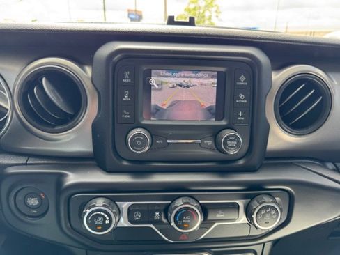 Used 2021 Jeep Gladiator Sport AWD/4WD image 19