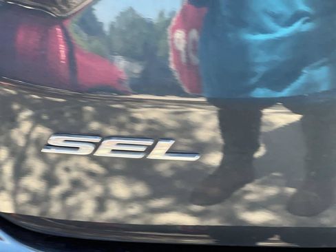 Used 2024 Ford Edge SEL AWD/4WD image 5