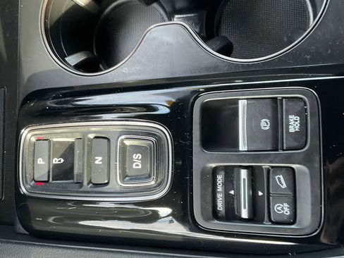 Used 2025 Honda Pilot TrailSport image 26