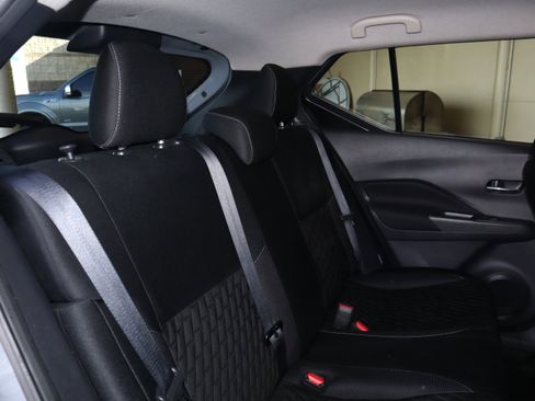 Used 2021 Nissan Kicks SV image 42