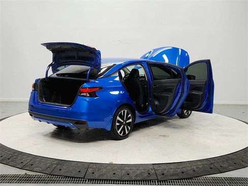 Used 2022 Nissan Versa SR w/ Convenience Package image 15