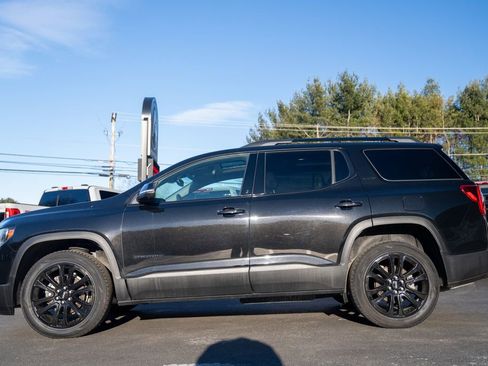 Used 2023 GMC Acadia SLT w/ Elevation Edition image 3