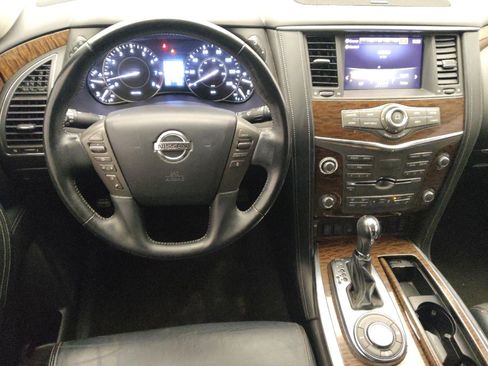 Used 2020 Nissan Armada SL image 22