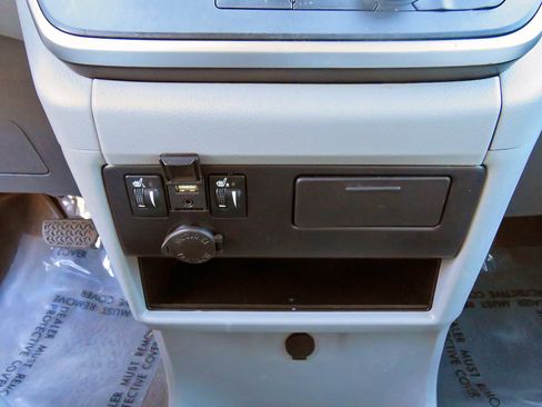 Used 2020 Toyota Sienna XLE image 29