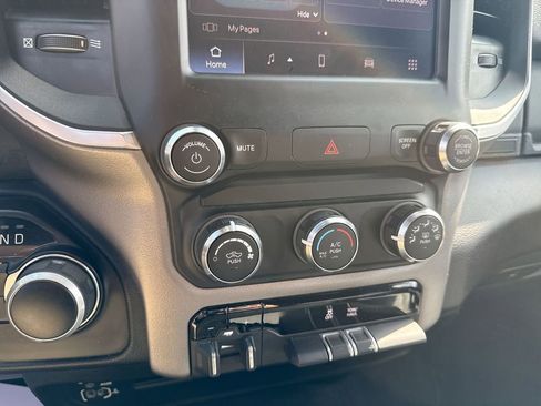 Used 2024 RAM 2500 Big Horn AWD/4WD image 19