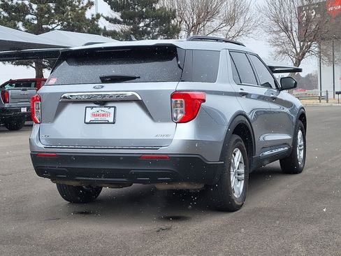 Used 2023 Ford Explorer XLT image 7